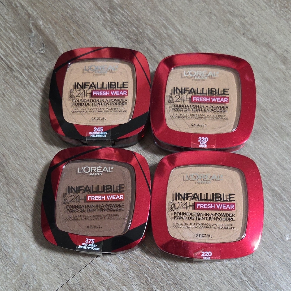 L'Oreal Infallible Fresh Wear Powder Foundation - Sand 220 (Beige/Tan)